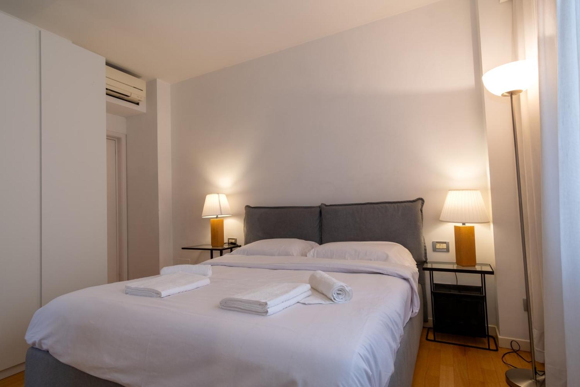 Attic With Terrace And Jacuzzi - Luxury Apartment Roma Exterior foto
