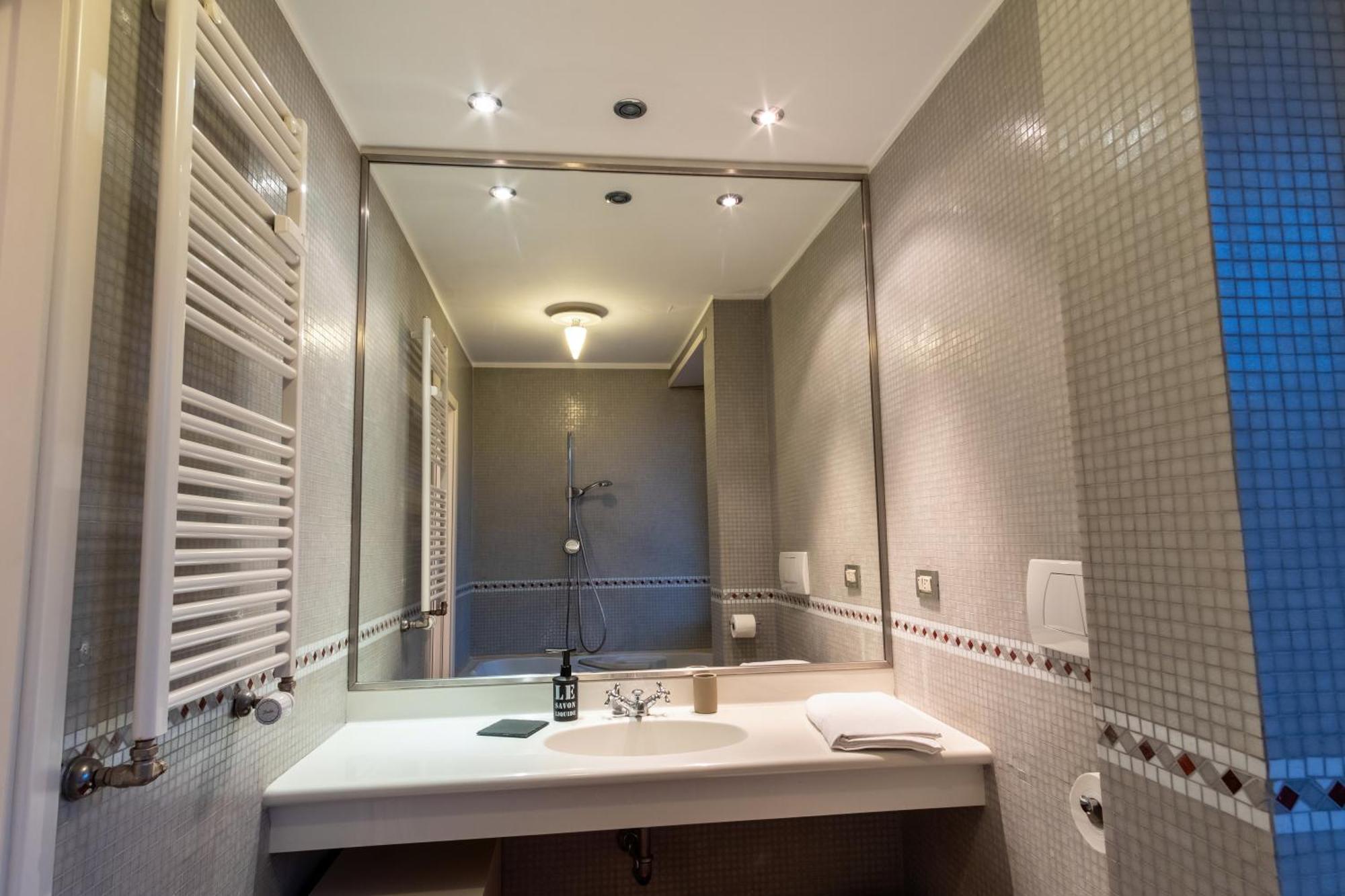 Attic With Terrace And Jacuzzi - Luxury Apartment Roma Exterior foto